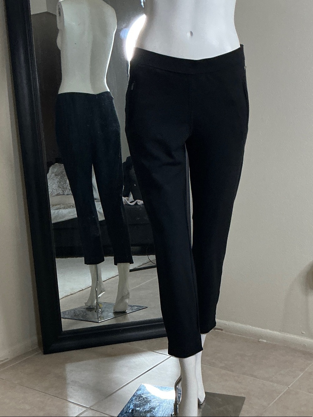 Donna Karan Black Cropped Slim Dress Pants
